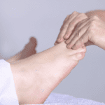 Formicolio a mani e piedi: cause e rimedi naturali al fastidioso disturbo